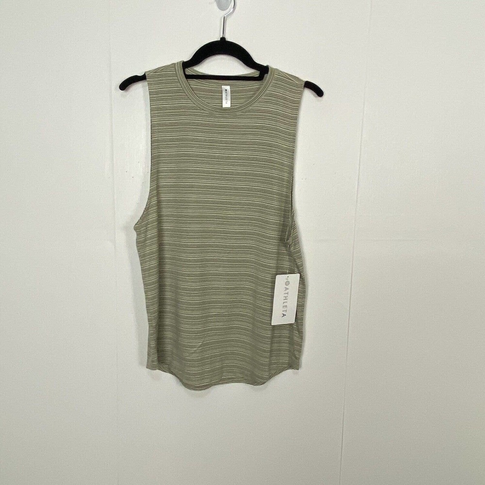 Athleta Women’s NWT Cloudlight Striped Muscle Tank Size Medium.